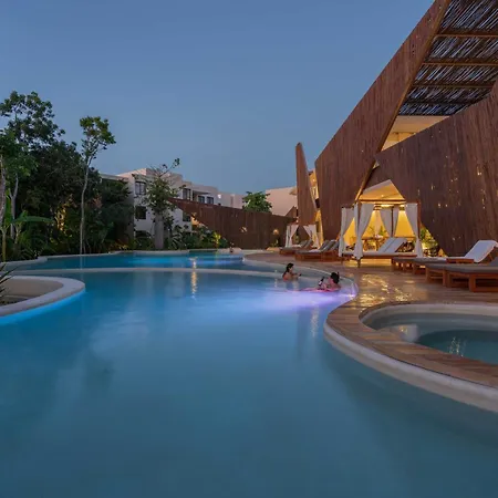 Tulum Penthouse Oasis: Rooftop Pool & Luxury Stay Exterior photo